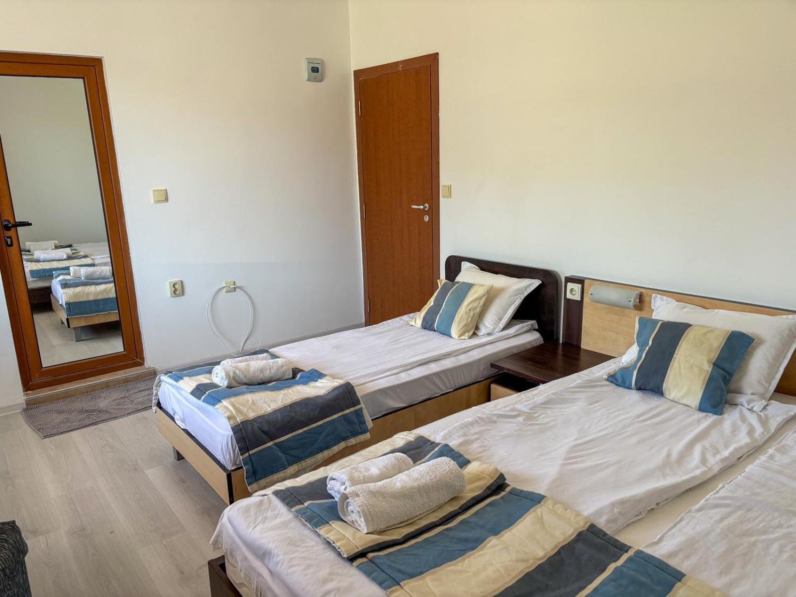 Marianas Guesthouse Obzor Exterior foto