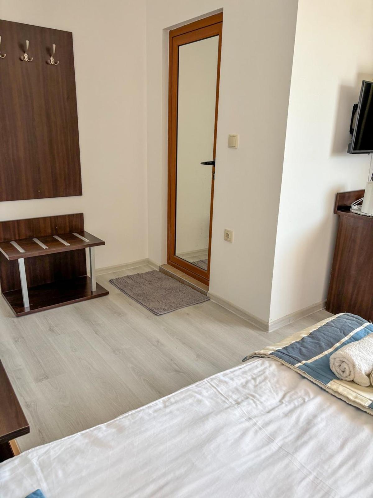 Marianas Guesthouse Obzor Exterior foto